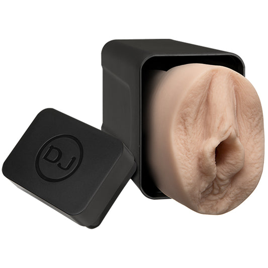 Milf In A Box - Julia Ann Milf In A Box - Julia Ann - UABDSM