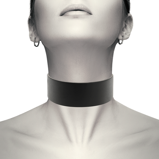 Coquette Chic Desire Hand Crafted Choker Vegan Leather Coquette Chic Desire Hand Crafted Choker Vegan Leather - UABDSM