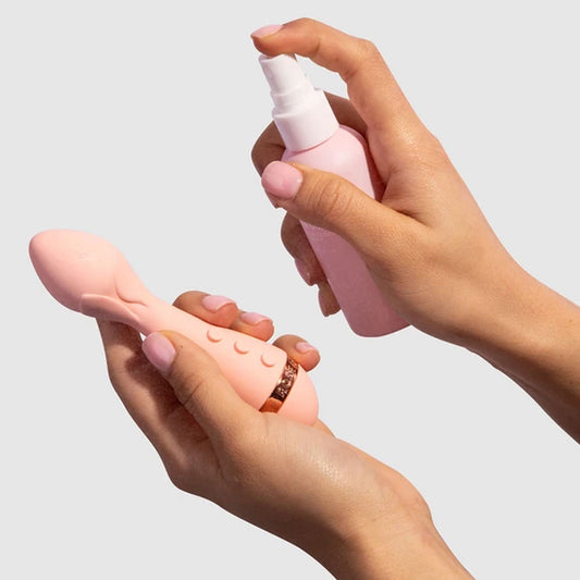 Vush - Clean Queen Intimate Accessory Spray 80ml Vush - Clean Queen Intimate Accessory Spray 80ml - UABDSM