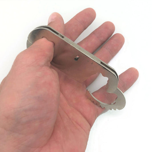 Metal Thumb Cuffs With Key - UABDSM